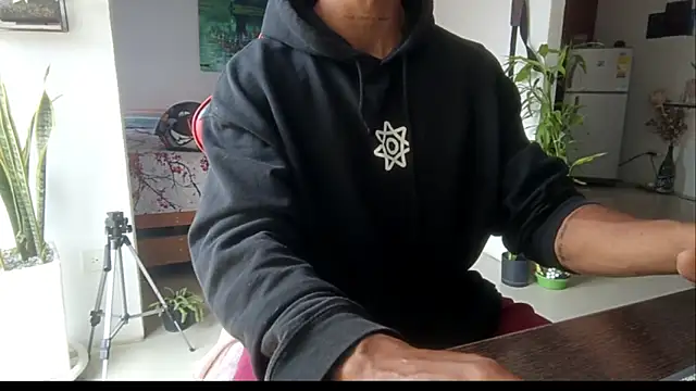 Snapshot of Adam_Valenciia chatting on May 19, 2:46 pm Adam Valenciia online show from May 19, 2:46 pm