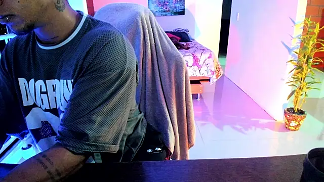 Adam Valenciia online show from November 5, 4:04 am