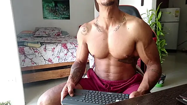 Snapshot of Adam_Valenciia chatting on May 3, 5:38 pm Adam Valenciia online show from May 3, 5:38 pm