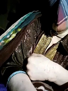 Snapshot of Aarju-30 chatting on January 19, 11:53 pm Aarju-30 online show from January 19, 11:53 pm