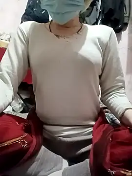 Snapshot of Aarju-30 chatting on February 1, 2:24 pm Aarju-30 online show from February 1, 2:24 pm