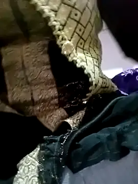 Snapshot of Aarju-30 chatting on January 23, 1:45 pm Aarju-30 online show from January 23, 1:45 pm