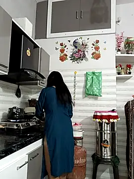 Snapshot of Best-Couple chatting on December 1, 3:18 am Best-Couple online show from December 1, 3:18 am