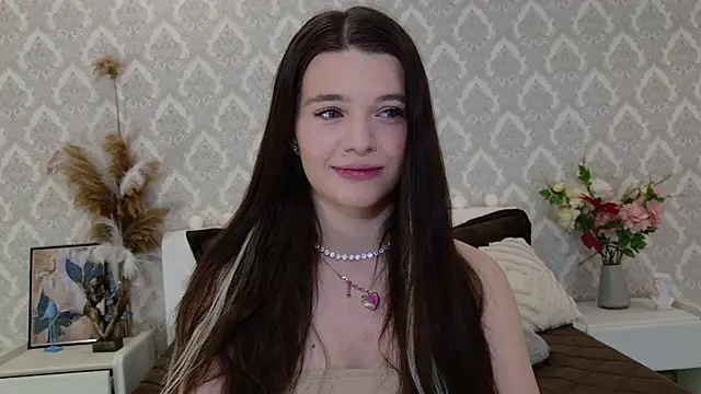 Nellie Medina online show from February 24, 1:24 am