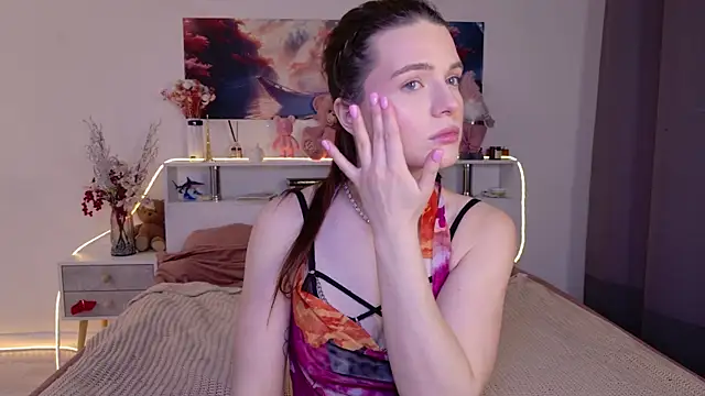 Nellie Medina online show from March 20, 5:14 pm