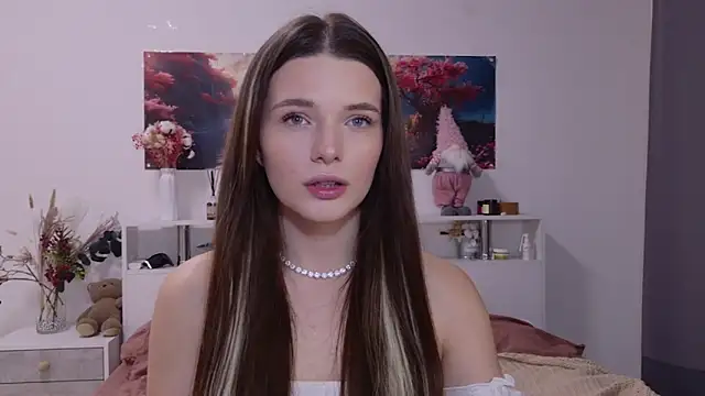 Nellie Medina online show from November 23, 2:49 pm