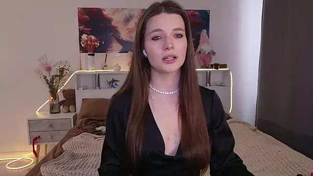 Nellie Medina online show from May 2, 12:43 pm