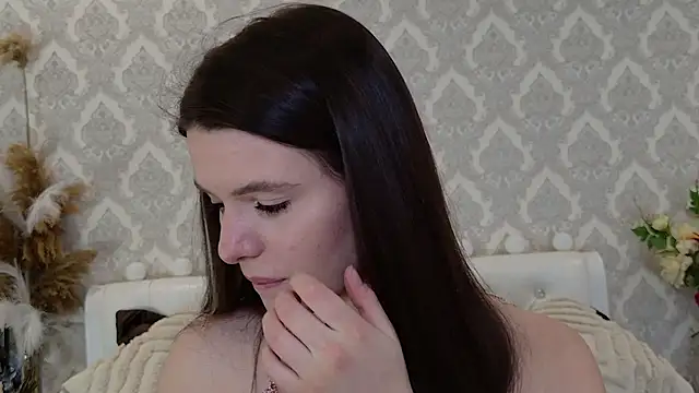 Nellie Medina online show from February 19, 10:42 pm