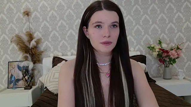 Nellie Medina online show from March 4, 2:27 am