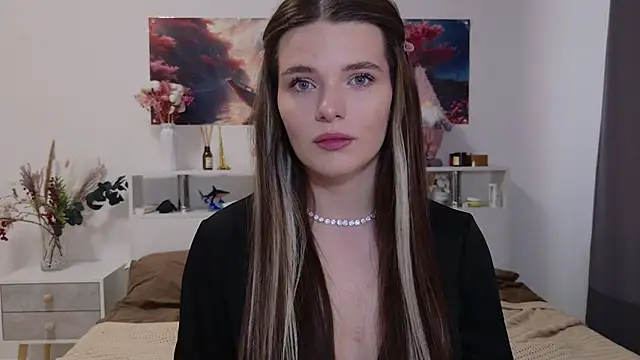 Nellie Medina online show from November 10, 12:32 pm