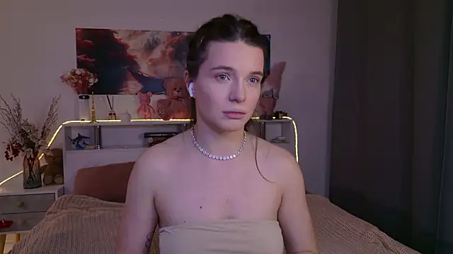 Nellie Medina online show from March 18, 4:08 pm