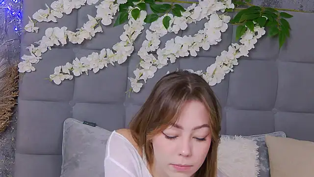 TheEmma online show from November 6, 7:23 am