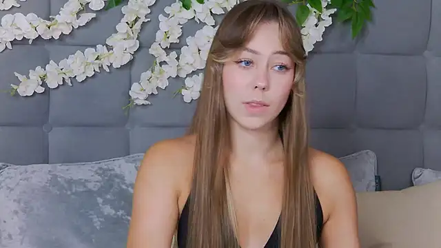 TheEmma online show from December 5, 10:47 am