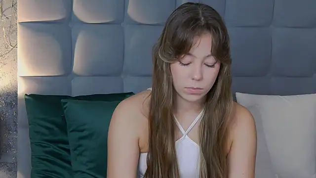 TheEmma online show from February 8, 1:53 pm