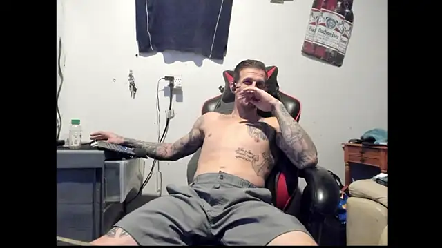 Snapshot of JamesMichael88 chatting on March 2, 5:52 pm JamesMichael88 online show from March 2, 5:52 pm