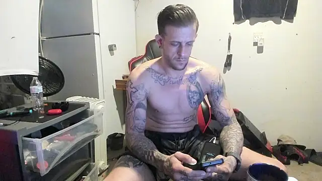 Snapshot of JamesMichael88 chatting on March 14, 3:58 pm JamesMichael88 online show from March 14, 3:58 pm