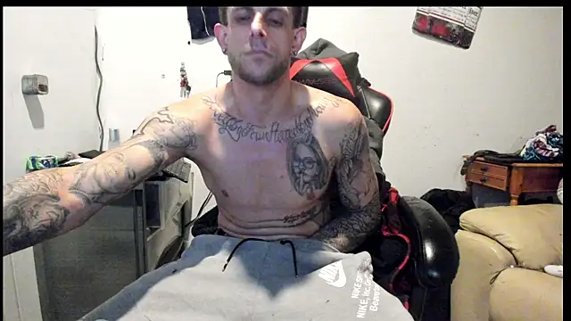 Snapshot of JamesMichael88 chatting on March 3, 7:07 pm JamesMichael88 online show from March 3, 7:07 pm