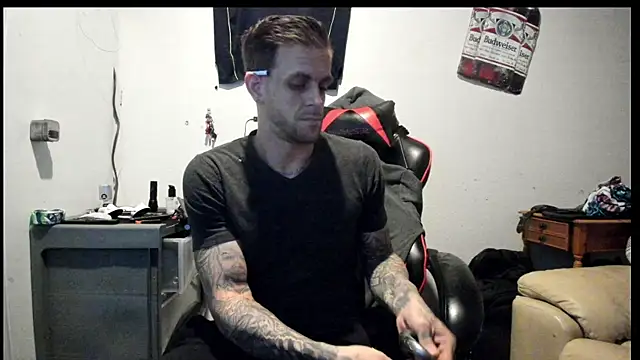 Snapshot of JamesMichael88 chatting on March 3, 4:05 pm JamesMichael88 online show from March 3, 4:05 pm