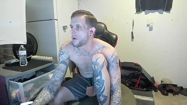 Snapshot of JamesMichael88 chatting on March 14, 7:01 pm JamesMichael88 online show from March 14, 7:01 pm