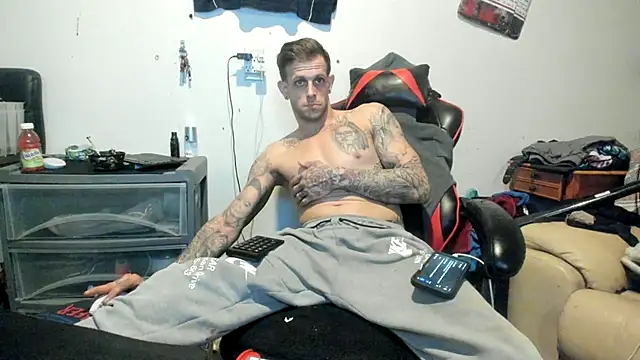 Snapshot of JamesMichael88 chatting on March 3, 10:20 pm JamesMichael88 online show from March 3, 10:20 pm