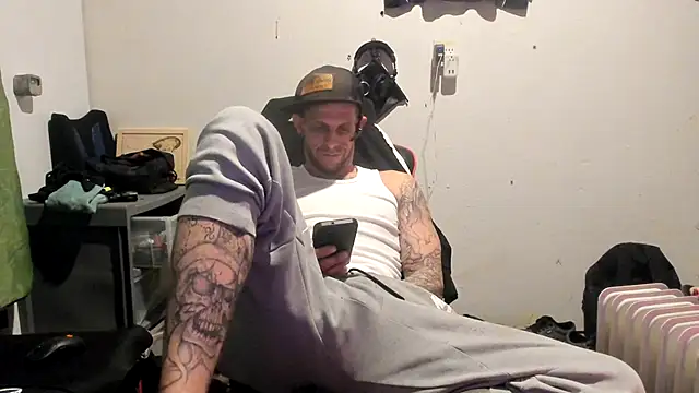 Snapshot of JamesMichael88 chatting on March 10, 4:07 am JamesMichael88 online show from March 10, 4:07 am