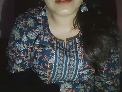 Hot-shanvi online show from May 1, 11:32 pm