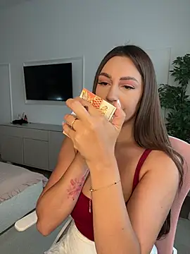 claraxjoyy online show from July 24, 3:35 am