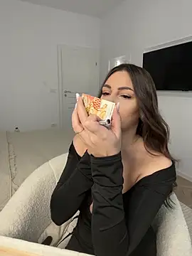 claraxjoyy online show from January 19, 6:06 am