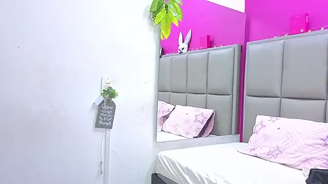 KRYSSTARITTER4 online show from May 6, 3:32 am