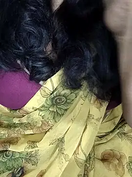 Snapshot of Rathi22 chatting on May 5, 1:41 am Rathi22 online show from May 5, 1:41 am