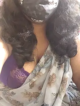 Snapshot of Rathi22 chatting on November 29, 2:28 pm Rathi22 online show from November 29, 2:28 pm