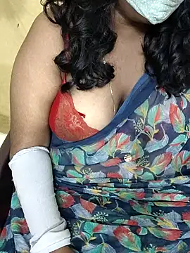 Snapshot of Rathi22 chatting on November 18, 11:37 pm Rathi22 online show from November 18, 11:37 pm