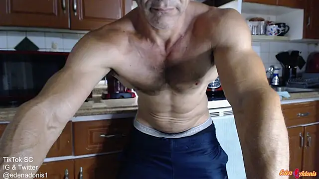 Snapshot of EdenAdonis chatting on February 7, 1:04 am EdenAdonis online show from February 7, 1:04 am