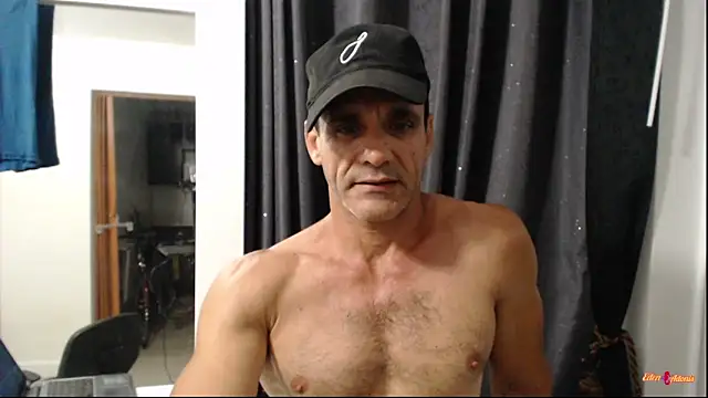 Snapshot of EdenAdonis chatting on May 27, 2:52 am EdenAdonis online show from May 27, 2:52 am