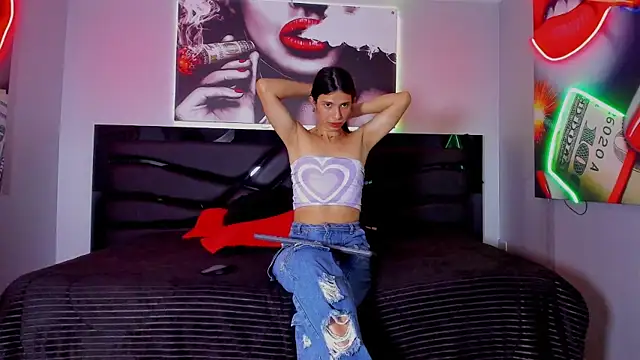 AlexaWatson  online show from February 18, 6:58 pm