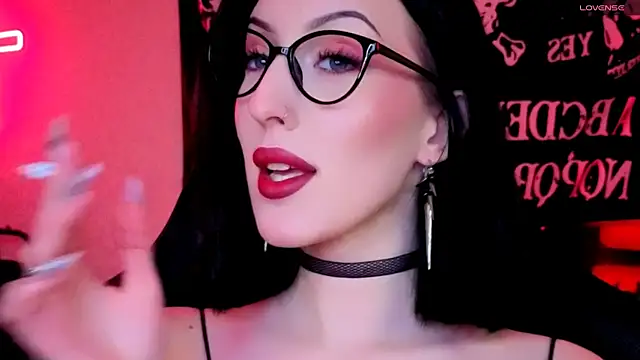 Snapshot of Miss_Alice__ chatting on May 3, 11:52 pm Miss Alice online show from May 3, 11:52 pm