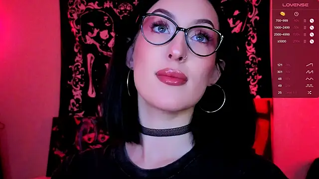 Miss Alice   online show from October 19, 12:35 am