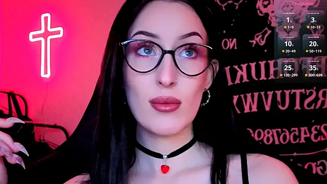 Miss Alice   online show from April 2, 11:44 pm