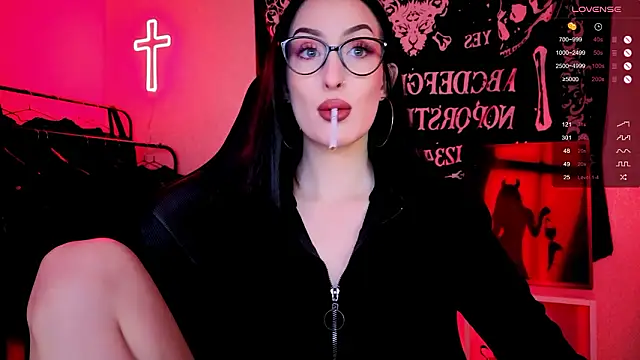 Miss Alice   online show from February 5, 1:01 am