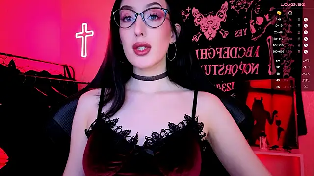 Miss Alice   online show from March 20, 2:23 am