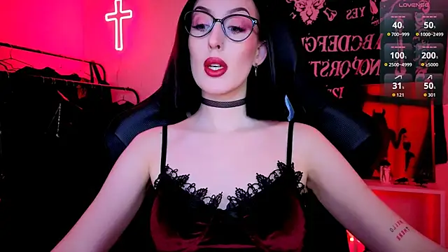 Miss Alice   online show from April 14, 2:05 am