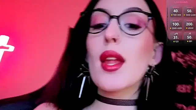 Miss Alice   online show from April 12, 10:57 pm