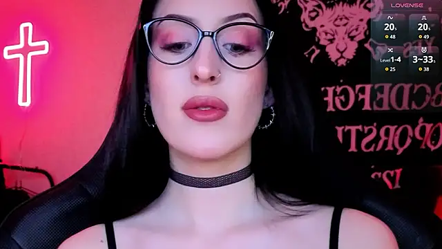 Miss Alice   online show from March 29, 11:06 pm