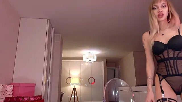 linda x x online show from February 11, 4:40 pm