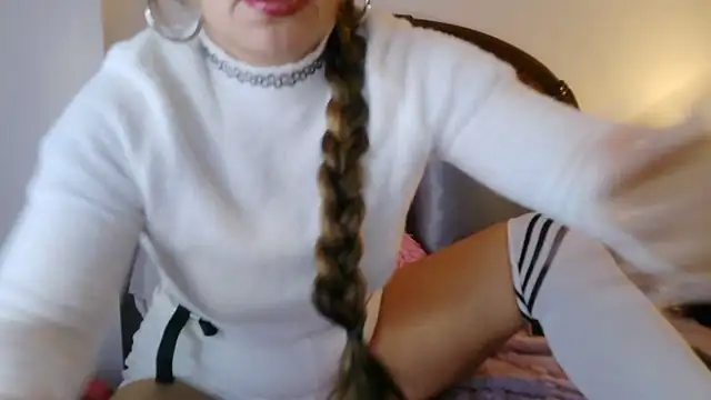 Snapshot of efecto22 chatting on December 4, 8:57 am efecto22 online show from December 4, 8:57 am