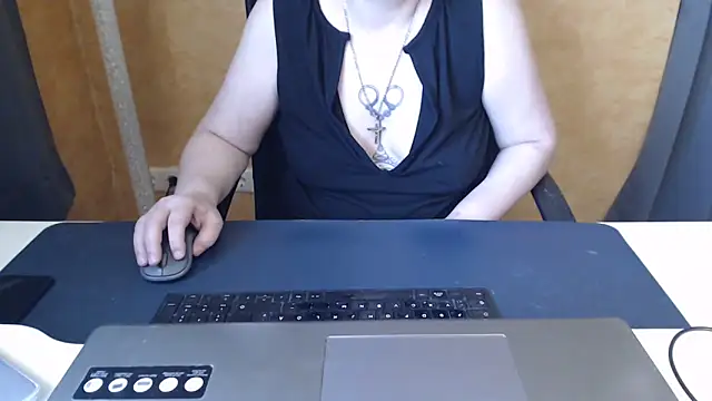 Sweet Phoenix online show from May 12, 8:10 am