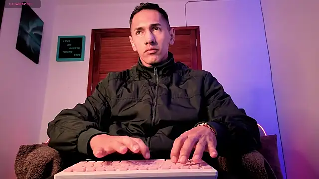 Joylopez fit online show from April 15, 11:05 am