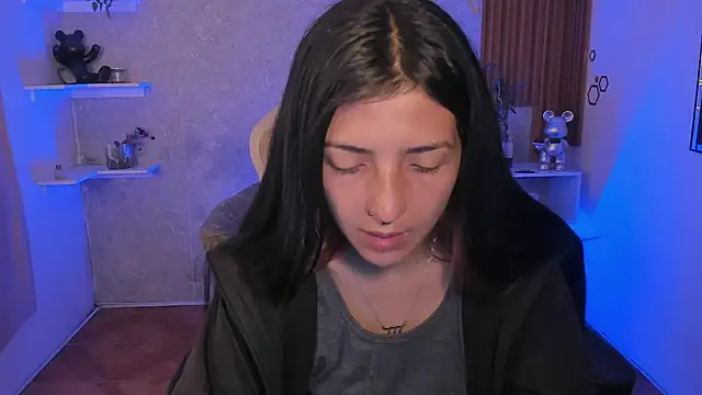 Snapshot of Chaos_Wild chatting on November 13, 12:53 pm Chaos Wild online show from November 13, 12:53 pm