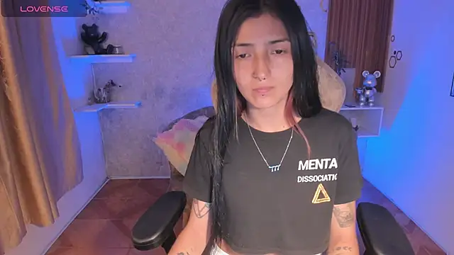 Snapshot of Chaos_Wild chatting on November 4, 11:19 pm Chaos Wild online show from November 4, 11:19 pm