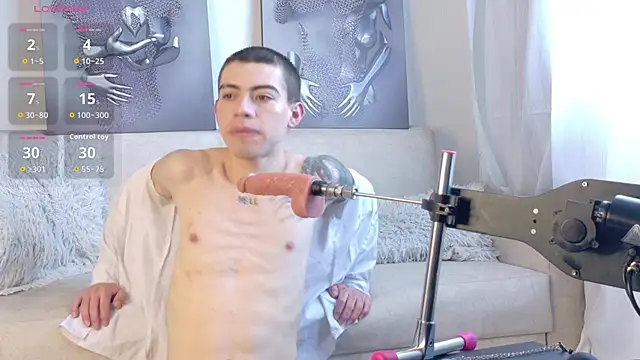 Henophiid online show from November 30, 1:01 pm